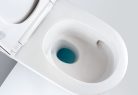 Geberit ONE fali WC mélyöblítésű készlet zárt forma TurboFlush WC-ülőkével