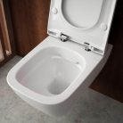 Geberit Smyle Square fali WC mélyöblítésű készlet zárt forma Rimfree WC-ülőkével sandwich kivitelű